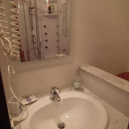 Sky Sleeping Frühstückspension 3*